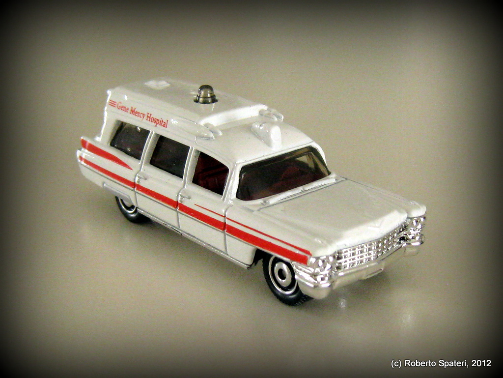 Matchbox Cadillac Ambulance 1963 (n.MB-780)